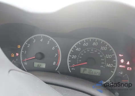 2010 Toyota Corolla z USA, uszkodzony, nr VIN 2T1BU4EE6AC353777